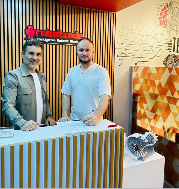  Robotzade Robot Teknolojileri Yönetim Kurulu Başkanı Sayın Umut MERİÇ’i makamında ziyaret ettik