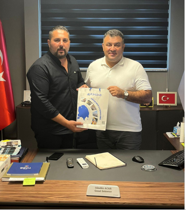 ZONSİAD Yönetim Kurulu Üyemiz Sayın Kürşat Yağız, Karadeniz Ereğli Ticaret ve Sanayi Odası Genel Sekreteri Sayın Gündüz Acar’a fuar davetiyemizi takdim etti. 