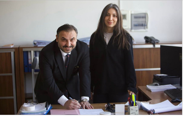 Ayas Ambalaj Genel Müdürü Sayın Aslıhan Yılmaz’ı Çaydeğirmeni bölgesinde faaliyet gösteren firmasında ziyaret ettik. 