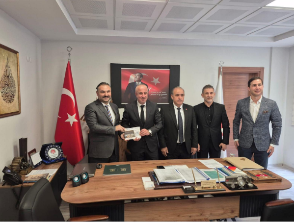 onguldak İl Genel Meclisi Başkanı Sayın Necdet Karaveli’yi makamında ziyaret ettik.