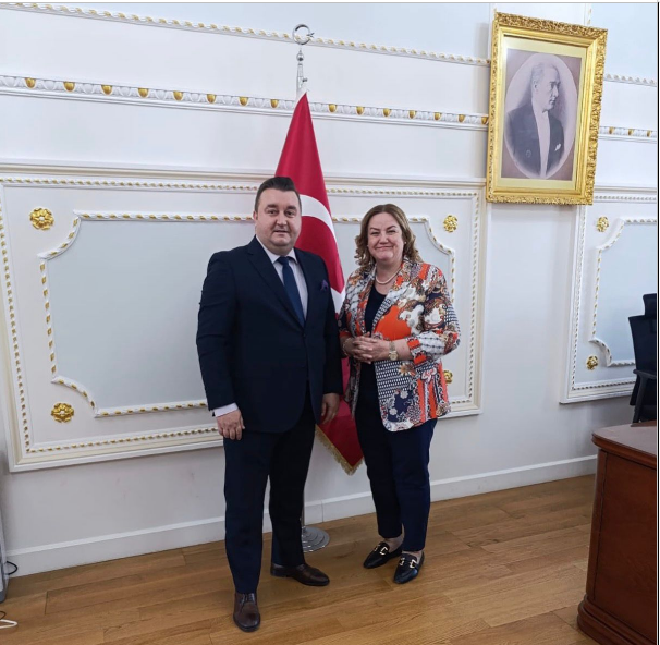 İstanbul Vali yardımcısı Sn. Özlem Bozkurt Gevrek‘i ziyaret ederek derneğimiz ile ilgili istişarelerde bulunduk