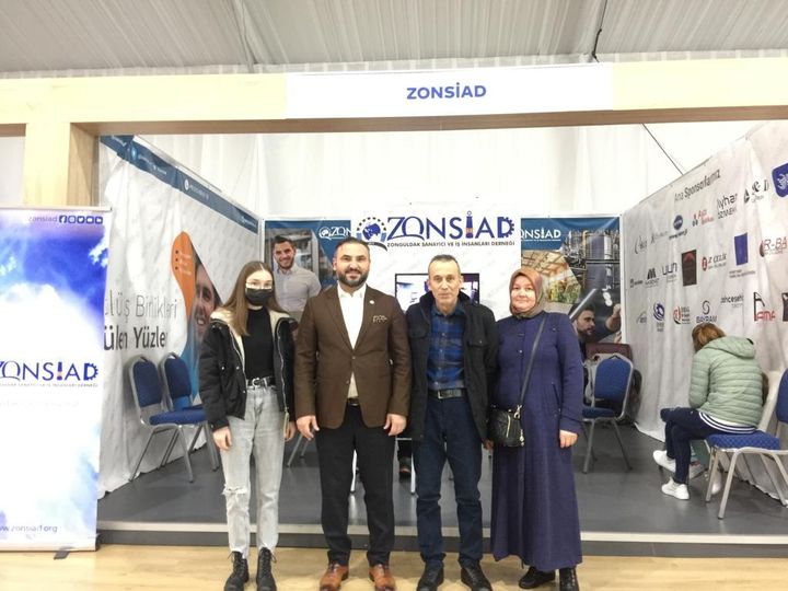 (ZONSİAD) Standını Güneşli Çaycumalılar Derneği Başkanı İlhan AKYÜZ ziyaretti bulundu